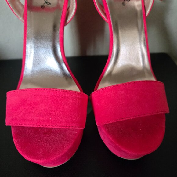 Hot pink heels - Picture 2 of 8